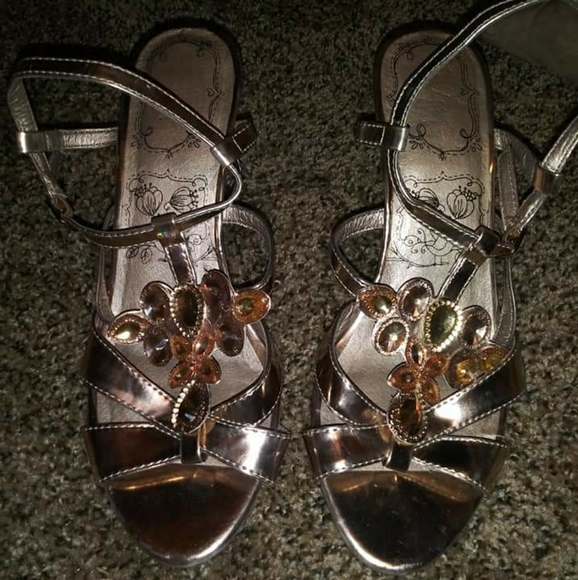 Beautiful Shiny Heels! - Picture 1 of 3